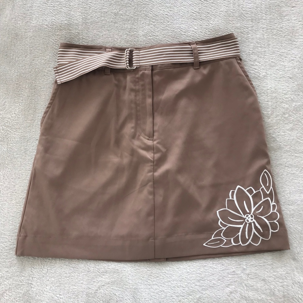 IZOD XFG Stretch Golf Skirt Skort Size 4